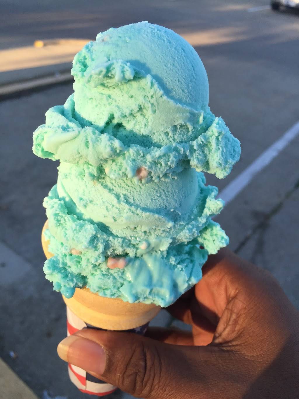 Igloo Frozen Custard | restaurant | 1817 Troxel Dr, Lafayette, IN 47909, USA | 7654744566 OR +1 765-474-4566