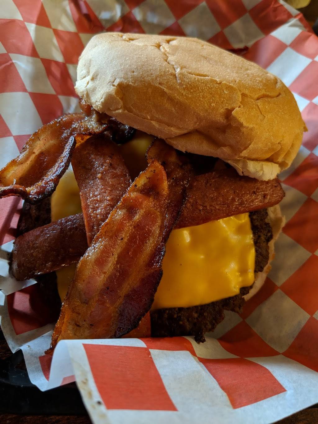 Hubcap Grill Galveston | restaurant | 2021 Strand St #3, Galveston, TX 77550, USA | 4092203551 OR +1 409-220-3551