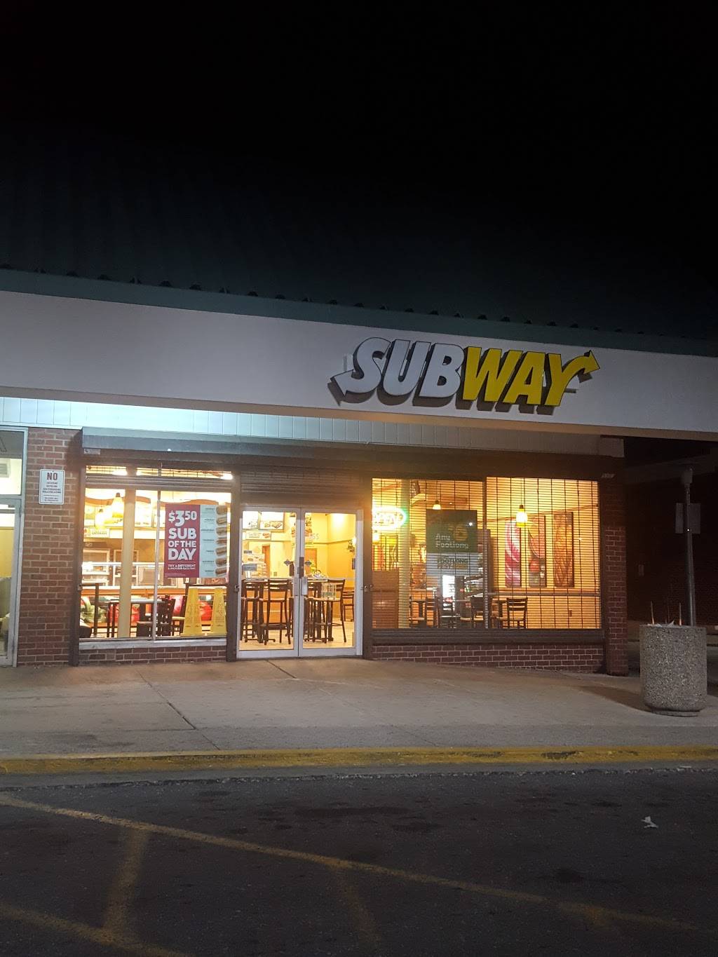 Subway Restaurants | restaurant | 5650 The Alameda, Baltimore, MD 21239, USA | 4103234661 OR +1 410-323-4661
