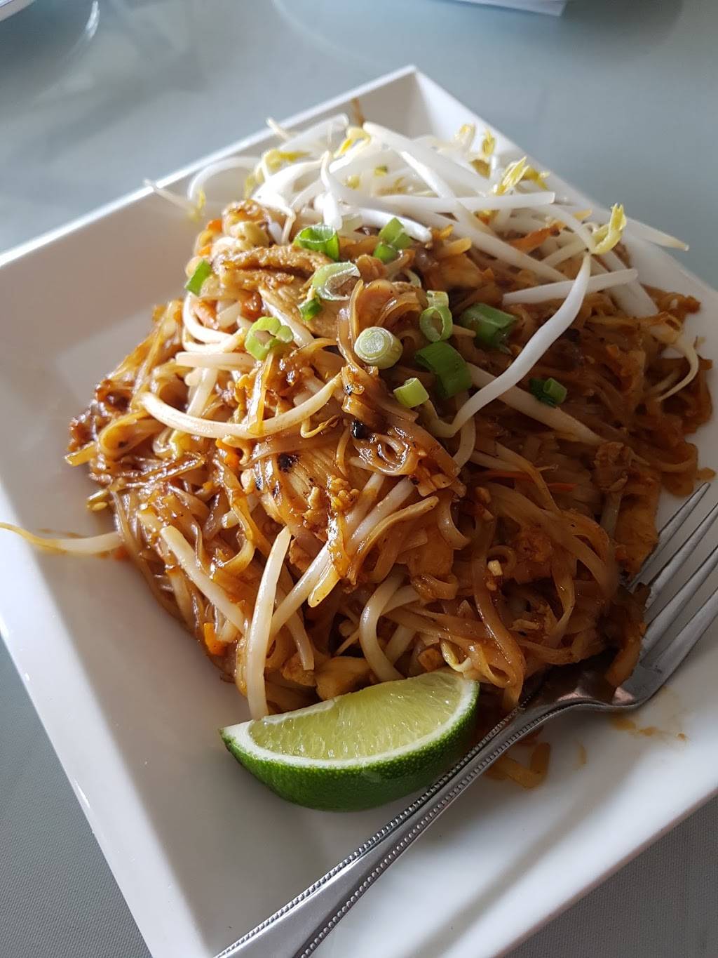 Bangkok Thai Cuisine | restaurant | 16775 Yonge St #8, Newmarket, ON L3Y 8J4, Canada | 9058957211 OR +1 905-895-7211