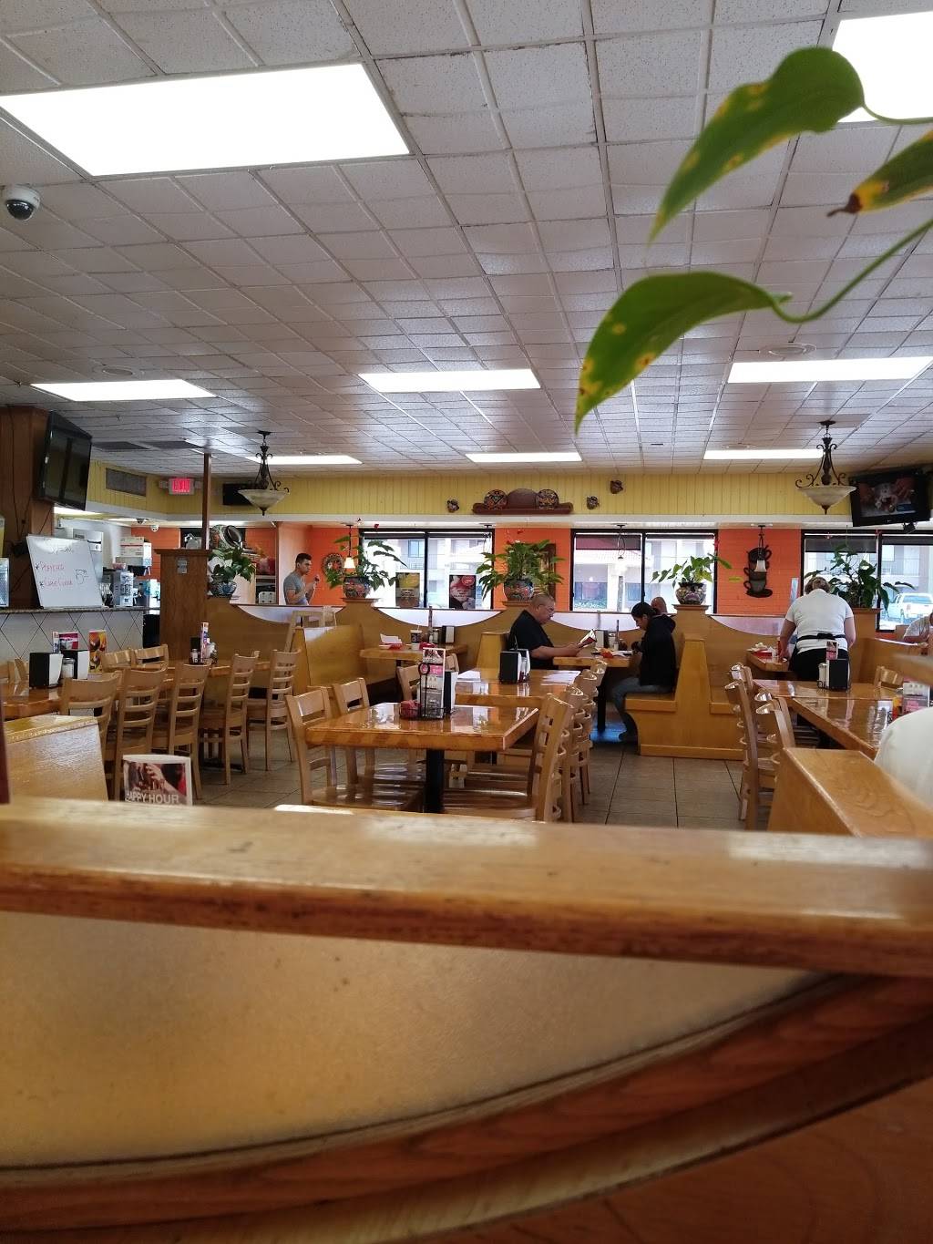 Taqueria Hacienda Tapatia | restaurant | 6402 N Interstate 35, San Antonio, TX 78218, USA | 2105993600 OR +1 210-599-3600