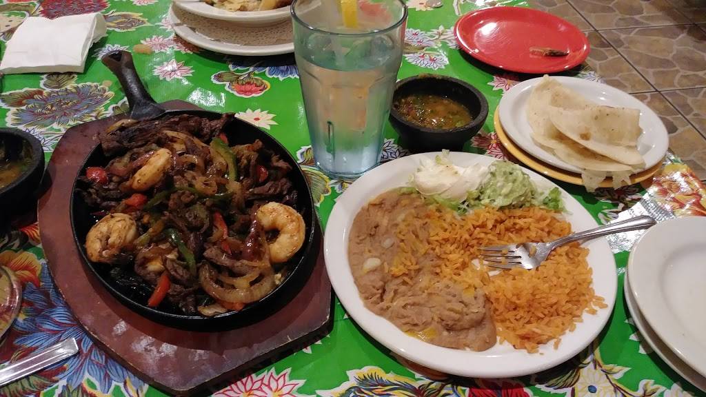 Rigos Restaurant & Fine Mexican Food | restaurant | 5851 N Oracle Rd, Tucson, AZ 85704, USA | 5208872132 OR +1 520-887-2132