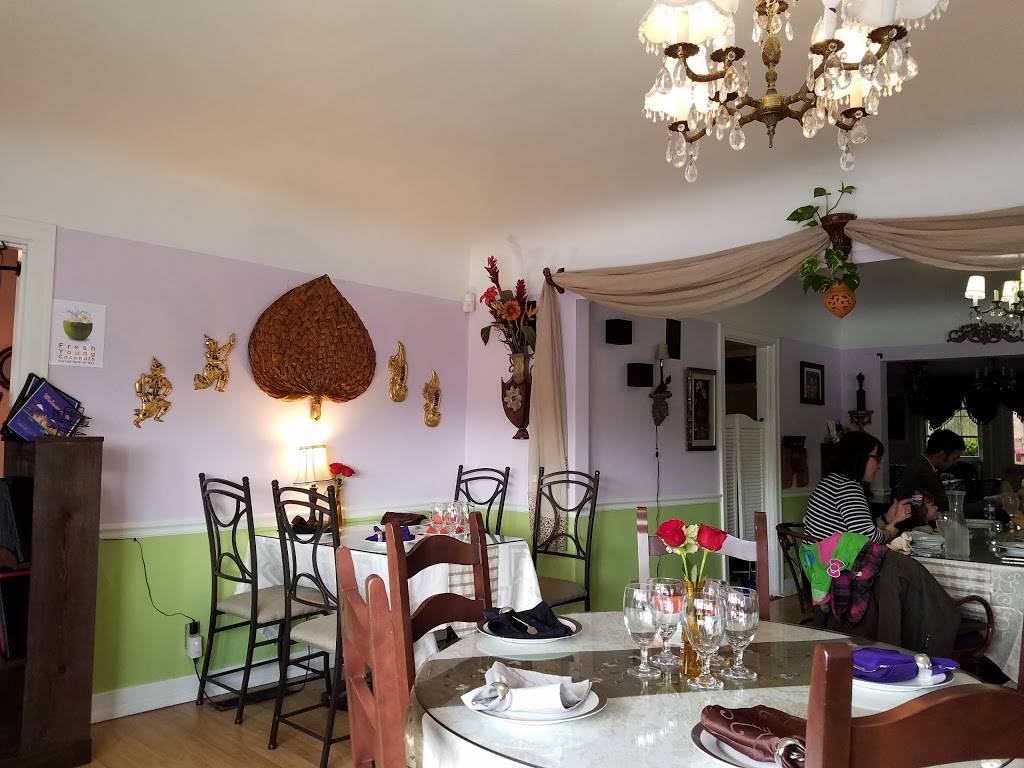 DEE Des Moines Thai Cuisine 21630 7th Place South | restaurant | 21630 7th Pl S, Des Moines, WA 98198, USA | 2068781205 OR +1 206-878-1205