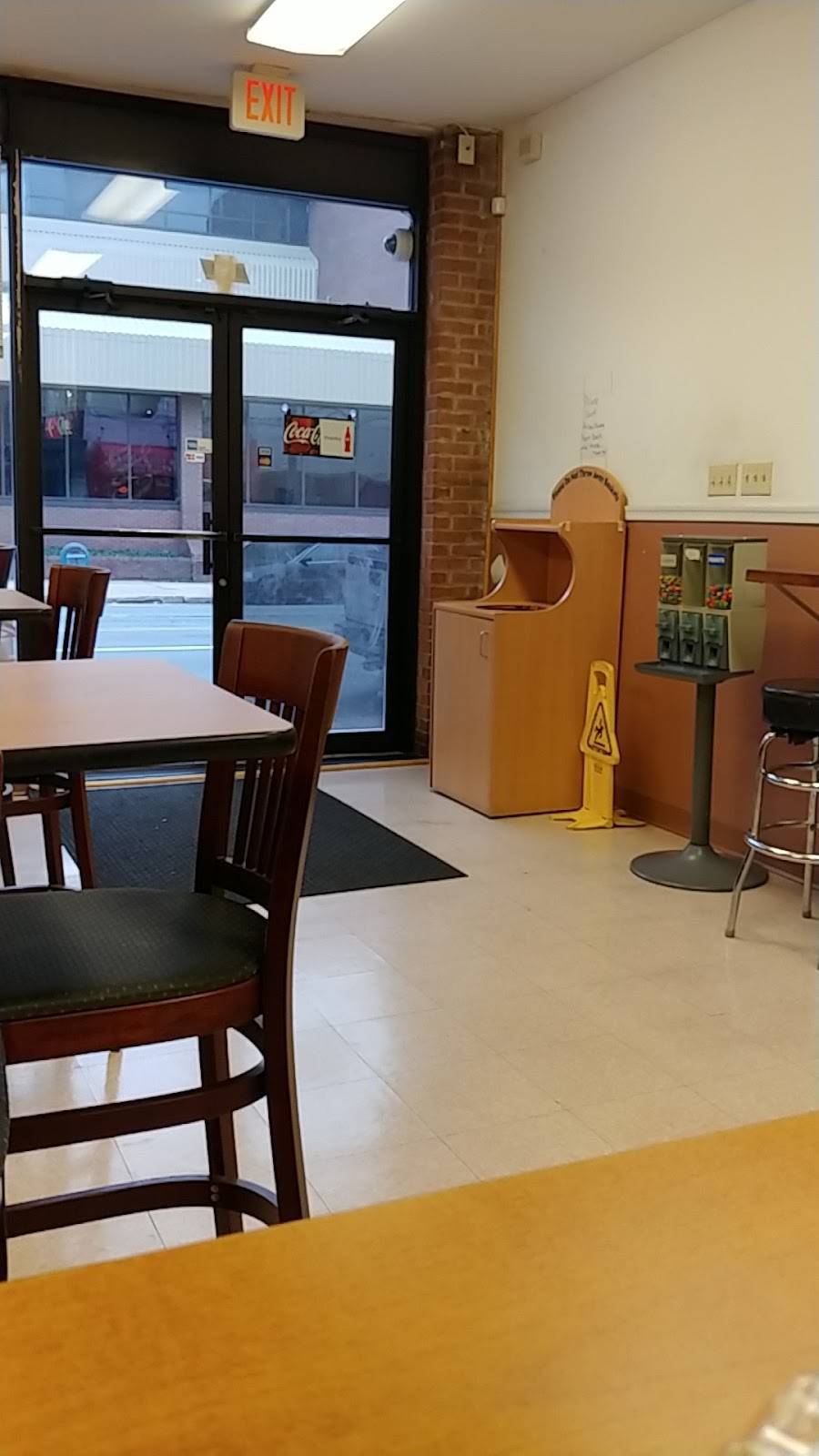 Omega Pizza | restaurant | 209 W 4th St, Wilmington, DE 19801, USA | 3026569200 OR +1 302-656-9200