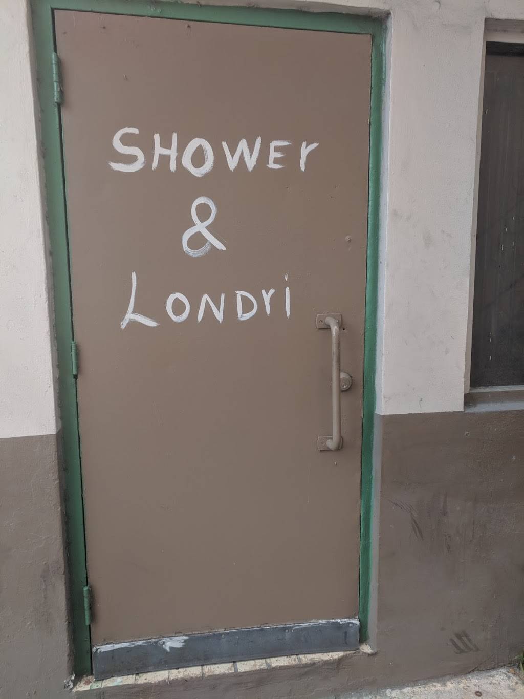 La Masrrikita Pizzeria | restaurant | 9101 W Okeechobee Rd, Hialeah Gardens, FL 33016, USA | 3058229281 OR +1 305-822-9281