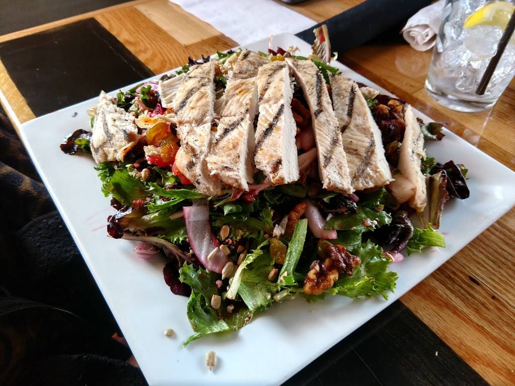 Driftwood Bar and Grill | restaurant | 1103 E Lake Dr, Novi, MI 48377, USA | 2486689005 OR +1 248-668-9005