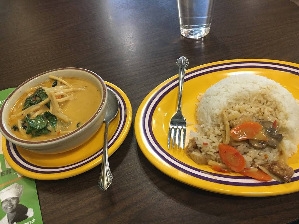 Narins Thai Kitchen | restaurant | 1981 E Mason St #105, Green Bay, WI 54302, USA | 9205440275 OR +1 920-544-0275