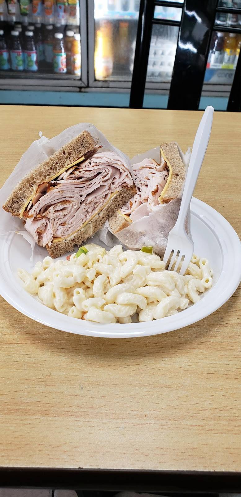 Grace Deli | restaurant | 77 Howells Rd, Bay Shore, NY 11706, USA | 6316474140 OR +1 631-647-4140