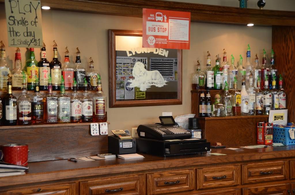 Lyons Den | restaurant | 760 W 6th Ave, Oshkosh, WI 54902, USA | 9206519630 OR +1 920-651-9630