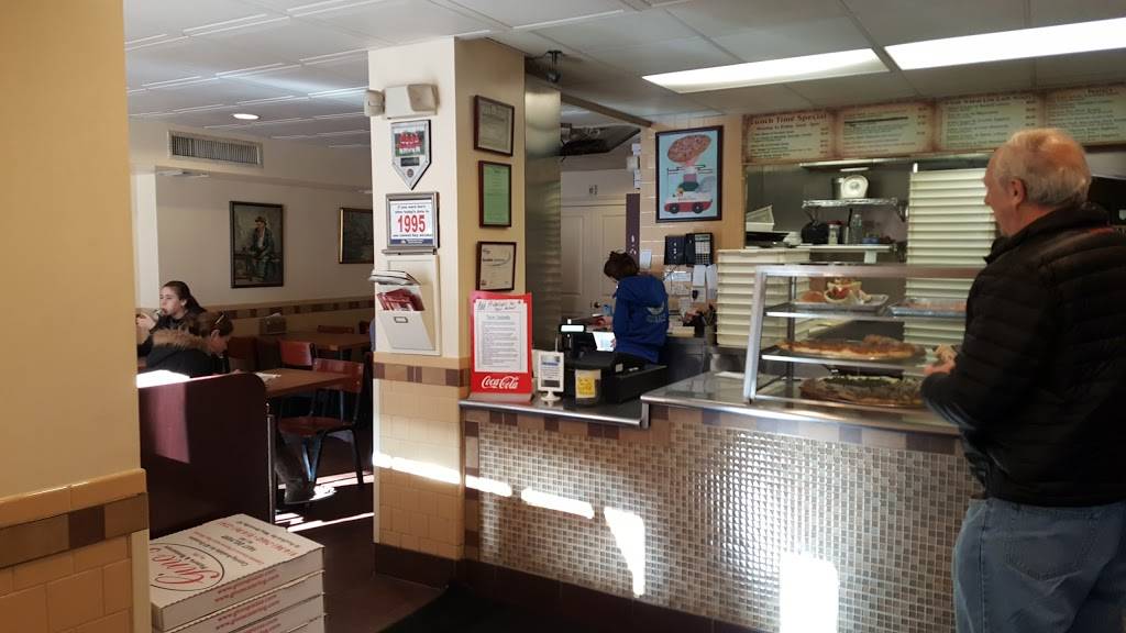 Ginos | restaurant | 50 Pondfield Rd W, Bronxville, NY 10708, USA | 9149617460 OR +1 914-961-7460