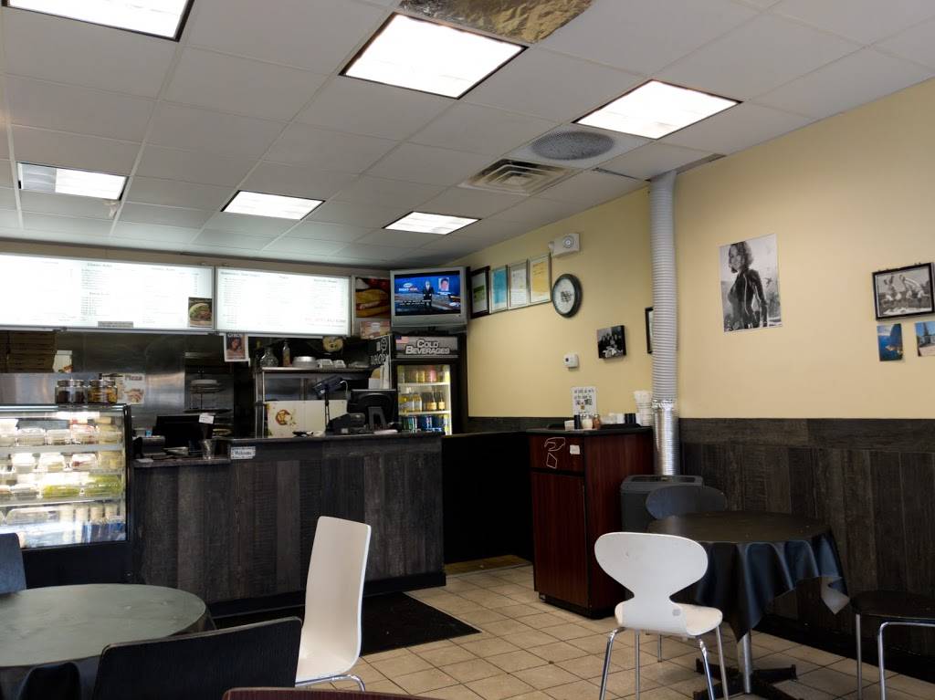 University House of Pizza | restaurant | 452 Huntington Ave, Boston, MA 02115, USA | 6174429280 OR +1 617-442-9280