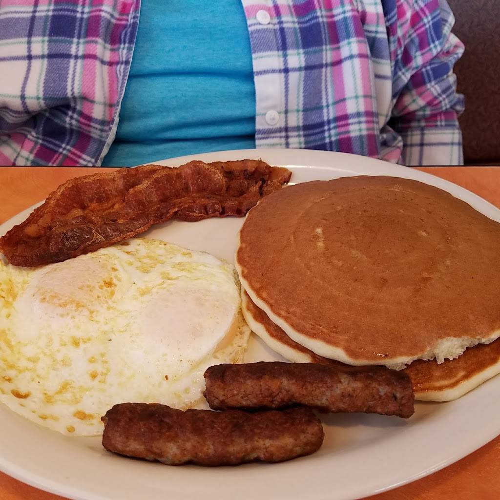 Lincoln Square Family Restaurant | restaurant | 1514 IN-37, Elwood, IN 46036, USA | 7655570009 OR +1 765-557-0009