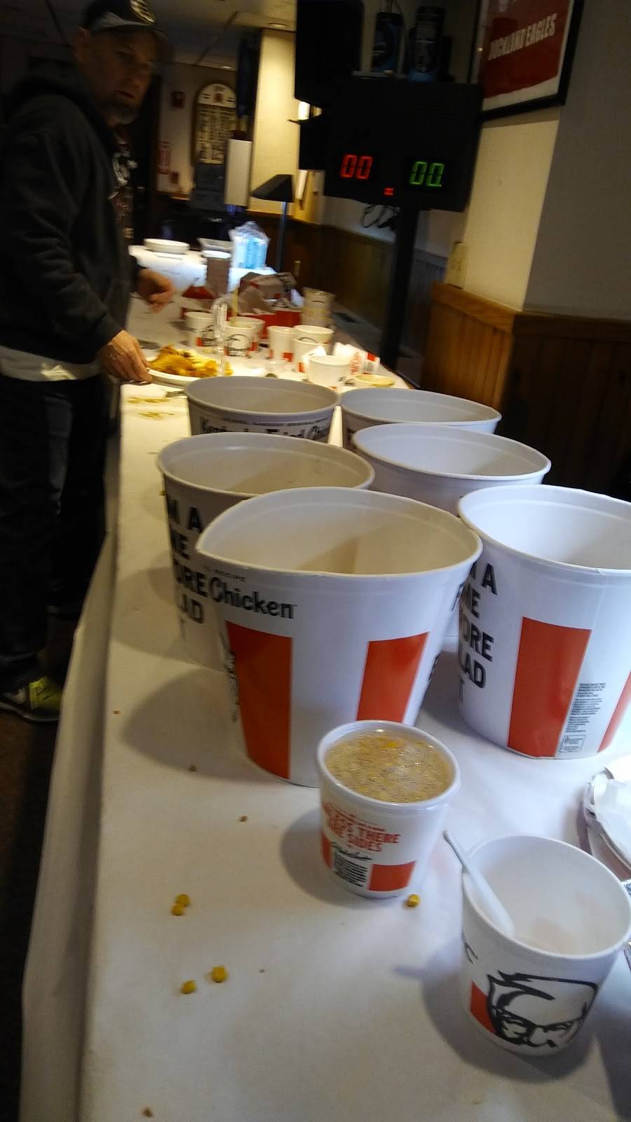 Rockland Eagles Club | restaurant | 29 Park St, Rockland, MA 02370, USA | 5089963625 OR +1 508-996-3625