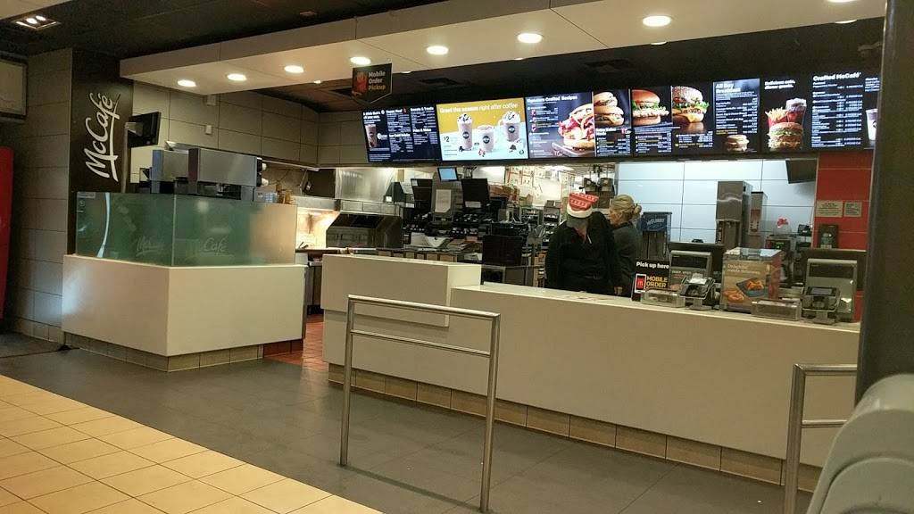 McDonalds | cafe | 2000 W Main St, Turlock, CA 95380, USA | 2096677086 OR +1 209-667-7086