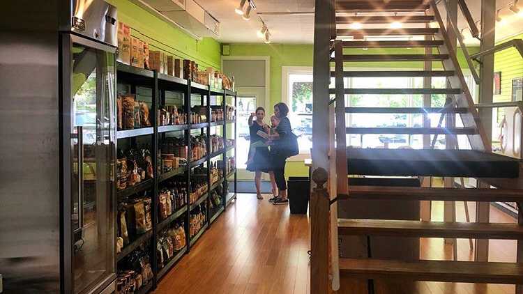 Simply Nourished by BE WELLness | cafe | 18 N 3rd St, Clear Lake, IA 50428, USA | 6413574444 OR +1 641-357-4444