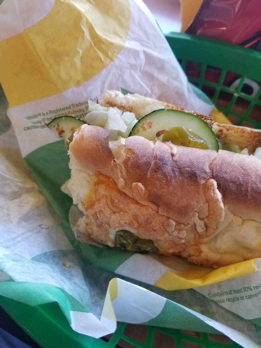 Subway | meal takeaway | 1013 S Alvarado St Unit 1013, Los Angeles, CA 90006, USA | 2133883040 OR +1 213-388-3040