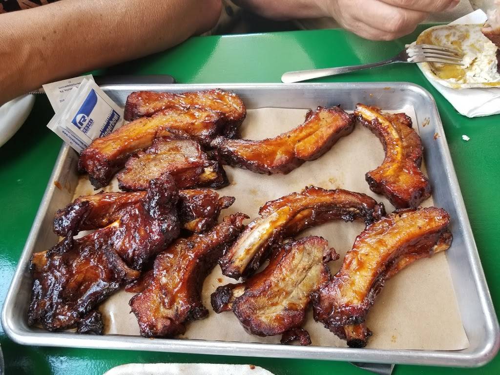 Little Richards Smokehouse BBQ | restaurant | 916 S State St, Yadkinville, NC 27055, USA | 3366797064 OR +1 336-679-7064