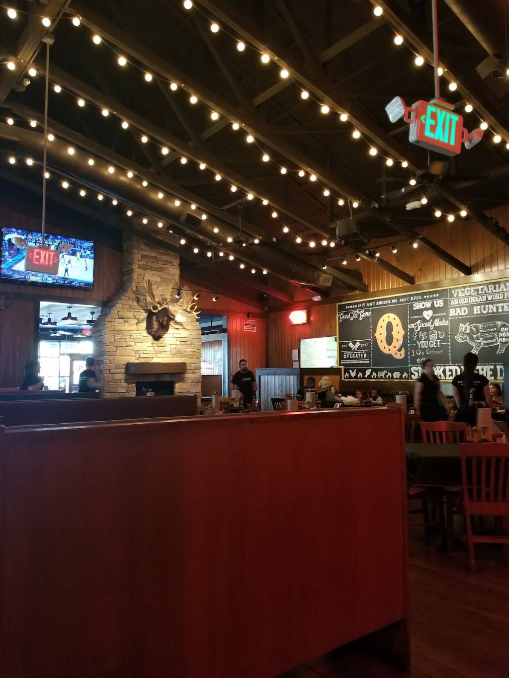 Q Smokehouse | restaurant | 300 S Pine Ave, Long Beach, CA 90802, USA | 5624369260 OR +1 562-436-9260