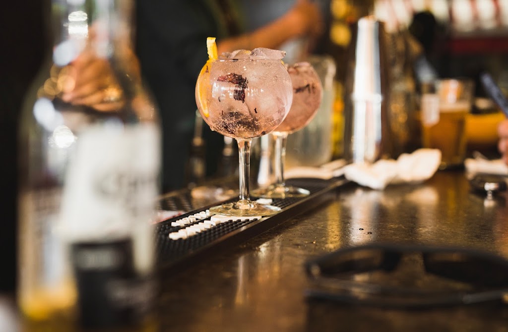 Rhino Bar | restaurant | 5615 N Illinois St, Indianapolis, IN 46208, USA | 3177372056 OR +1 317-737-2056