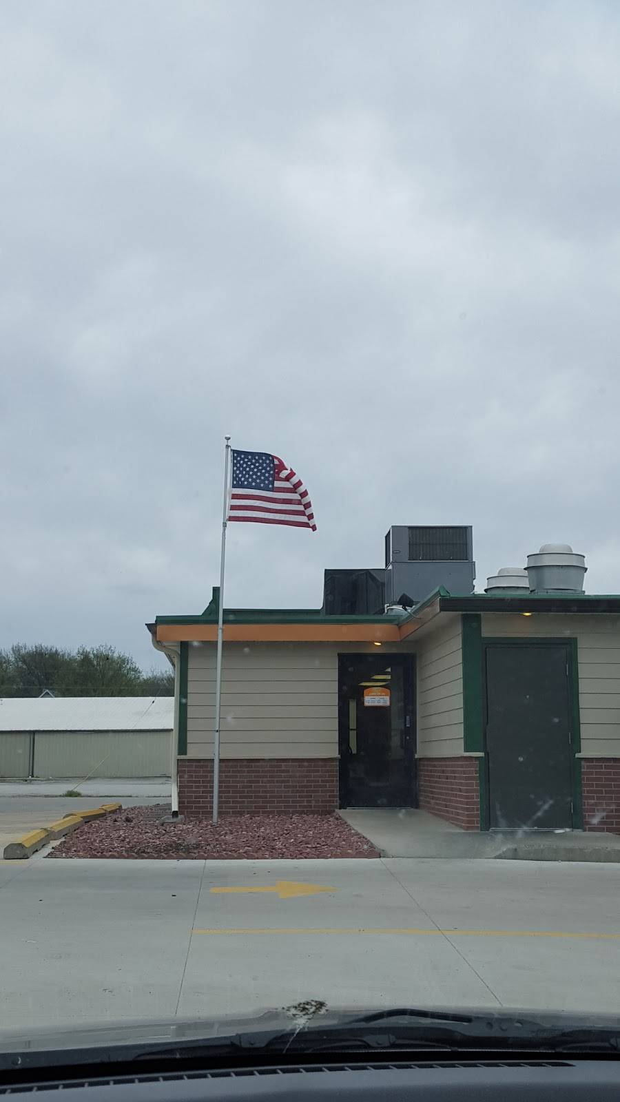 Runza Restaurant | restaurant | 175 S Chestnut St, Wahoo, NE 68066, USA | 4022777278 OR +1 402-277-7278