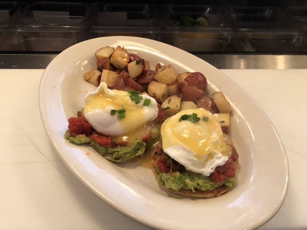 Maes | restaurant | 64 Macomb Pl, Mt Clemens, MI 48043, USA | 5866908883 OR +1 586-690-8883