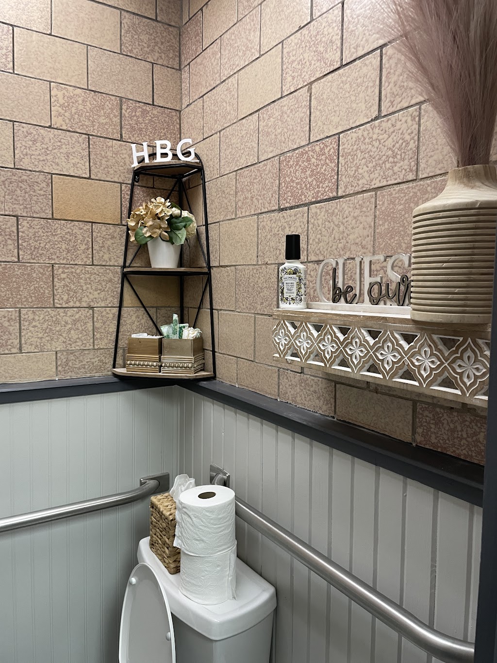 Highlands Bar & Grill Louisville | restaurant | 2280 Bardstown Rd, Louisville, KY 40205, USA | 5029635956 OR +1 502-963-5956