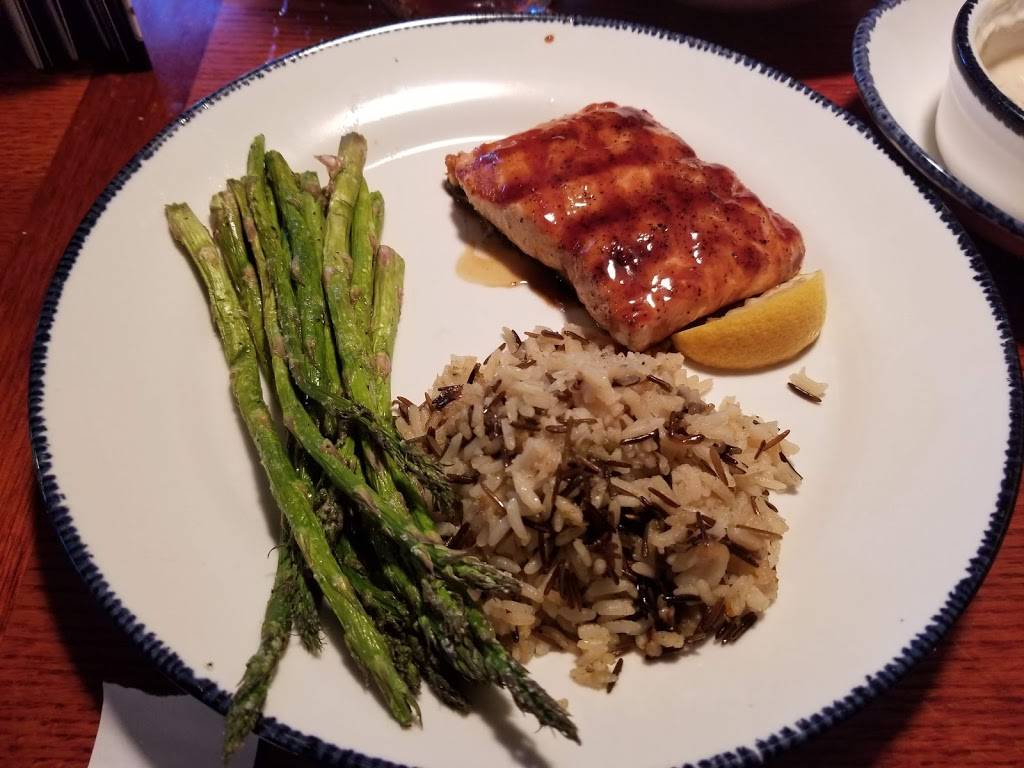 Red Lobster | restaurant | 209 S Weber Rd, Bolingbrook, IL 60490, USA | 6306799192 OR +1 630-679-9192