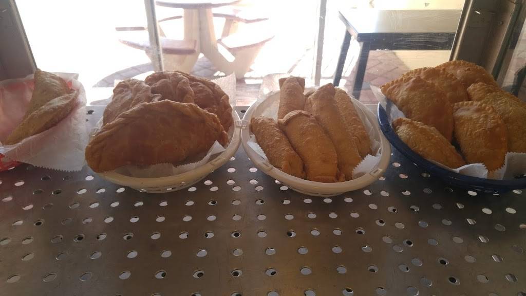 El Rincon Boricua | restaurant | 1241 Taylor Ln #5b, Lehigh Acres, FL 33936, USA | 2394913810 OR +1 239-491-3810