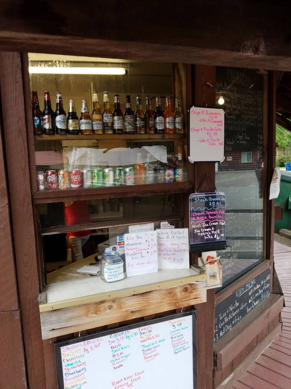 Sam Hicks Real Food Drive In | restaurant | 921 River St, Spooner, WI 54801, USA | 7156359119 OR +1 715-635-9119