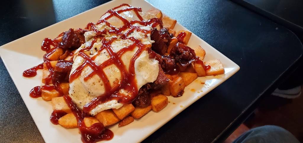 Four Pegs | restaurant | 1053 Goss Ave, Louisville, KY 40217, USA | 5026341447 OR +1 502-634-1447