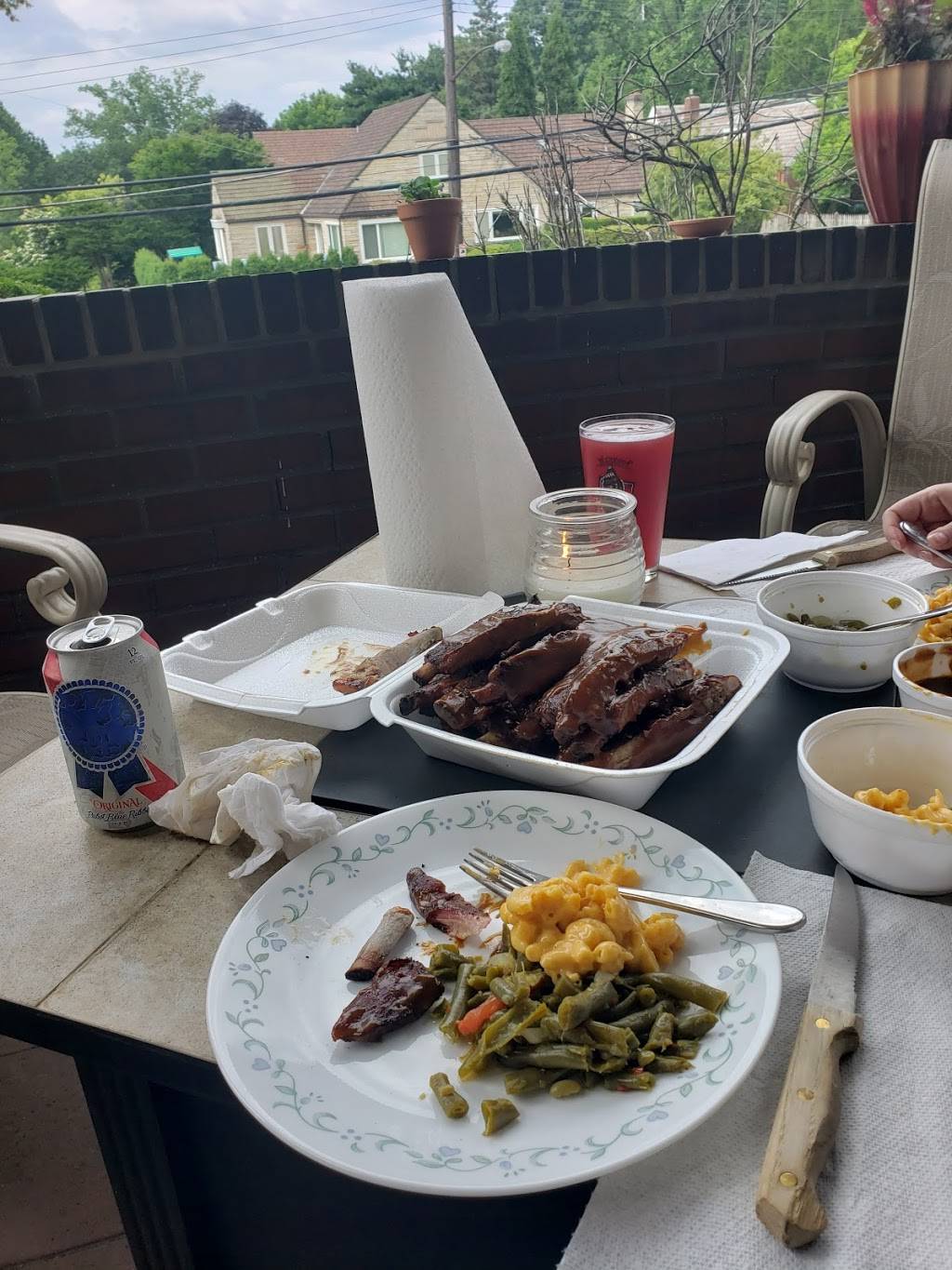 Showcase Barbeque | restaurant | 6800 Frankstown Ave #1370, Pittsburgh, PA 15208, USA | 4123617469 OR +1 412-361-7469