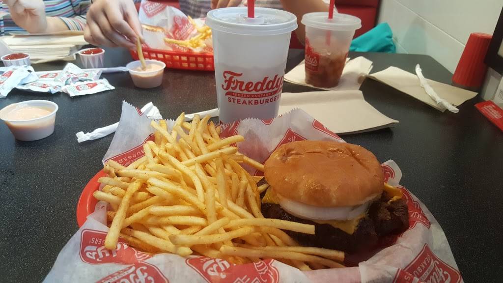 Freddys Frozen Custard & Steakburgers | restaurant | 221 Eagleview Blvd, Exton, PA 19341, USA | 4848742345 OR +1 484-874-2345