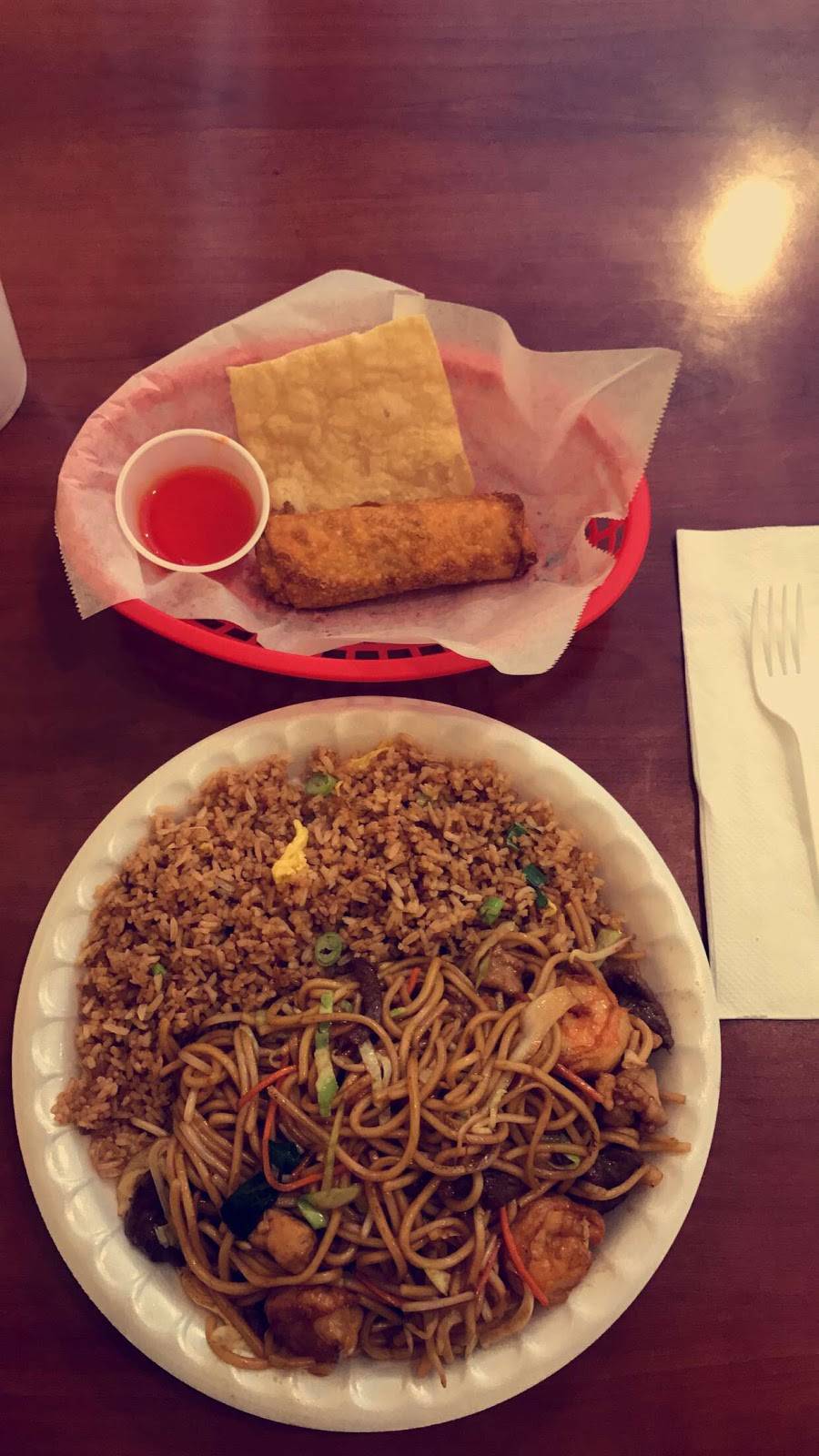 Golden Egg Roll | restaurant | 3320 S Priest Dr, Tempe, AZ 85282, USA | 4809219929 OR +1 480-921-9929