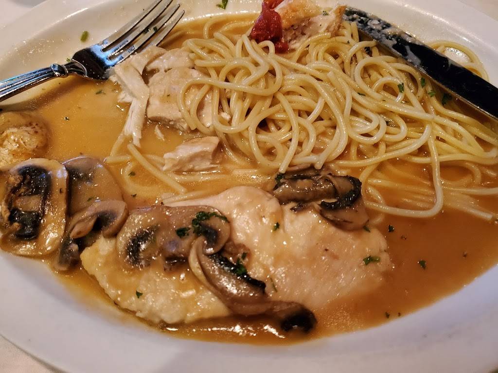 Giovanni Ristorante Italiano | restaurant | Crossroads Market, 5975 Pine Ridge Rd, Naples, FL 34116, USA | 2393539440 OR +1 239-353-9440