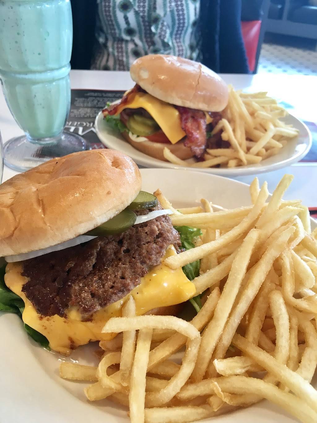 Steak n Shake | restaurant | 5790 S University Dr, Davie, FL 33328, USA | 9544340576 OR +1 954-434-0576