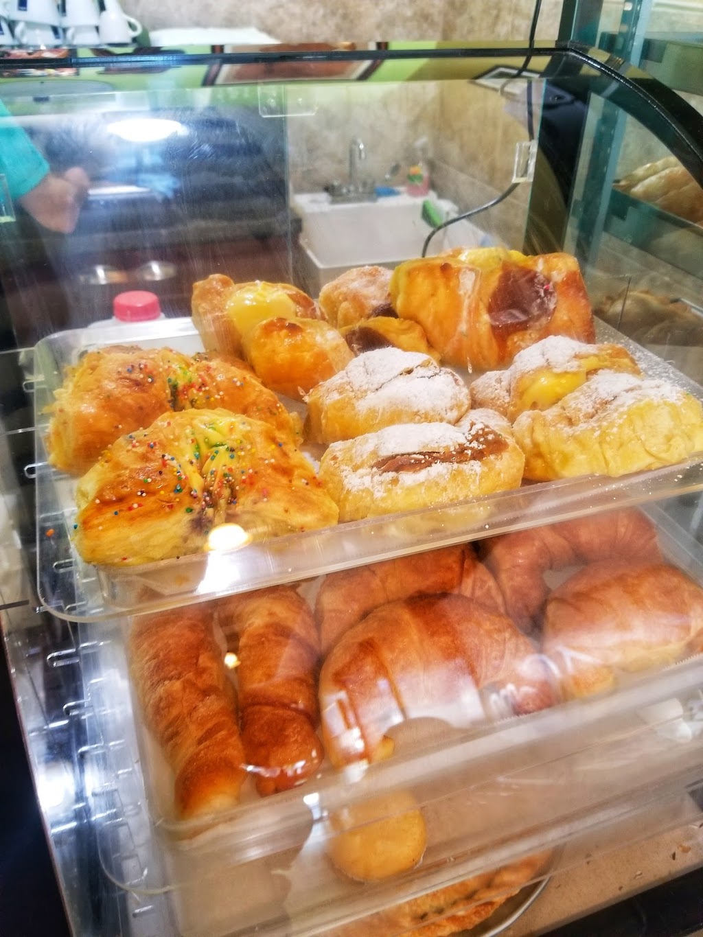 Giorgio Cafe Gourmet Market | restaurant | 2296 Coral Way, Miami, FL 33145, USA | 3054419343 OR +1 305-441-9343