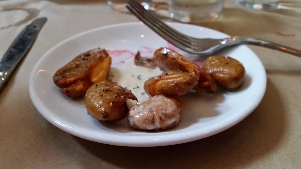 Chilmark Tavern | restaurant | 9 State Rd, Chilmark, MA 02535, USA | 5086459400 OR +1 508-645-9400