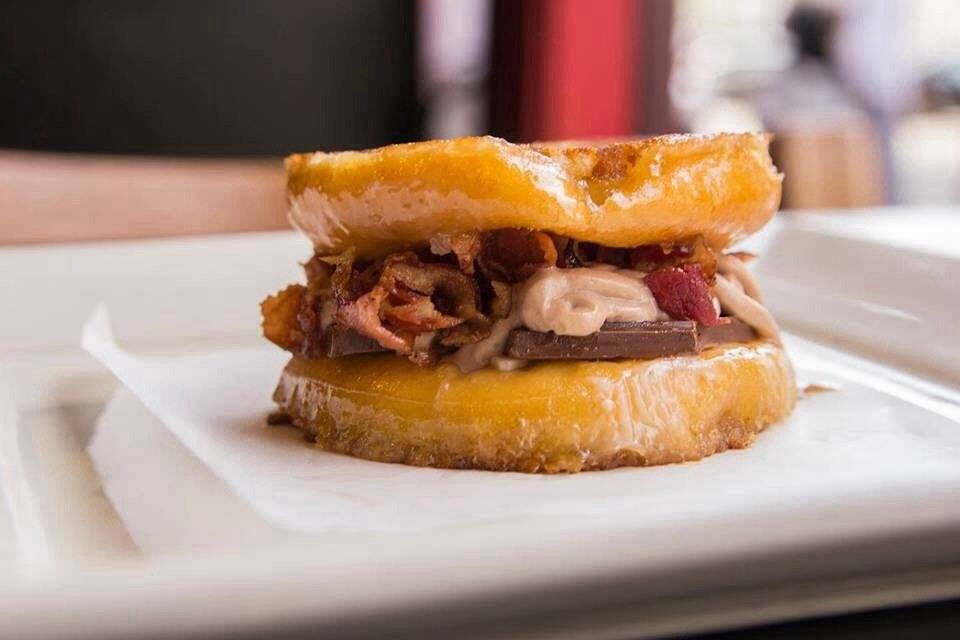 Tom & Chee | restaurant | 4101 E Royalton Rd, Broadview Heights, OH 44147, USA | 4407367710 OR +1 440-736-7710