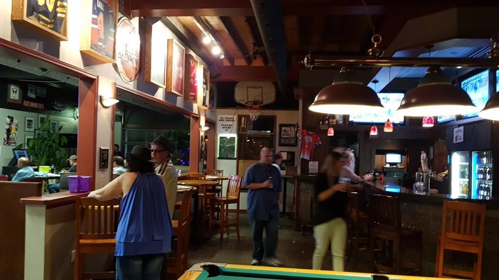 Karlees OTB | restaurant | 43 King St E, Stoney Creek, ON L8G 1J9, Canada | 9056629384 OR +1 905-662-9384