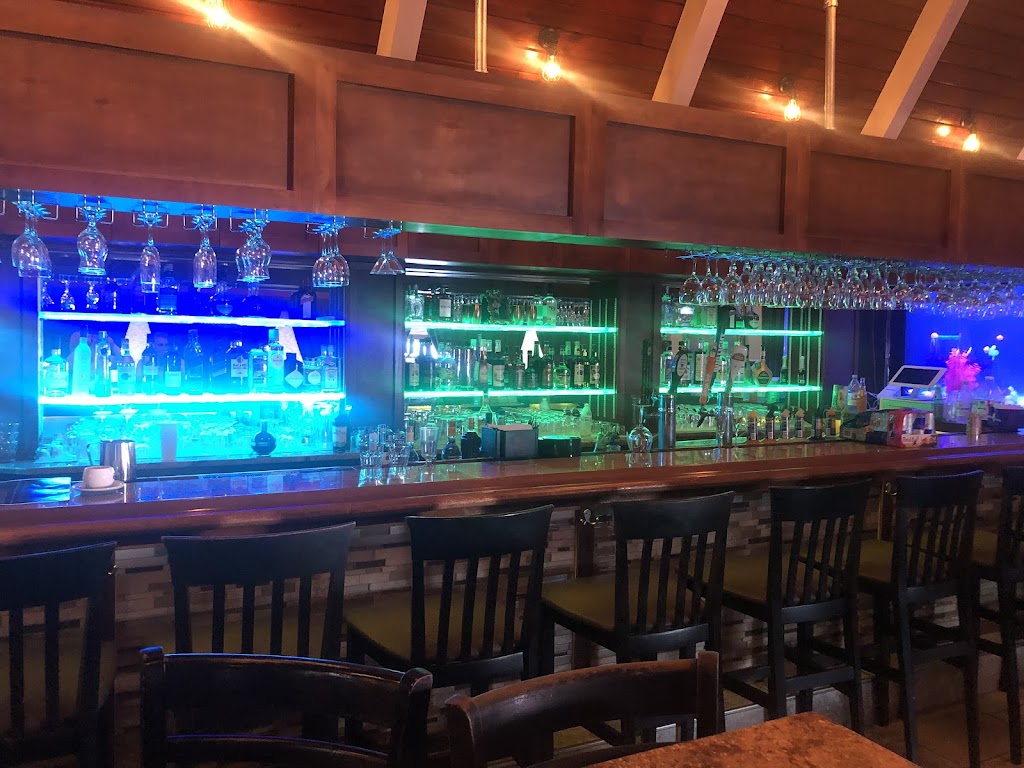 DeLukas Restaurant & Bar | restaurant | 1343 Cleveland St, Clearwater, FL 33755, USA | 7274004047 OR +1 727-400-4047