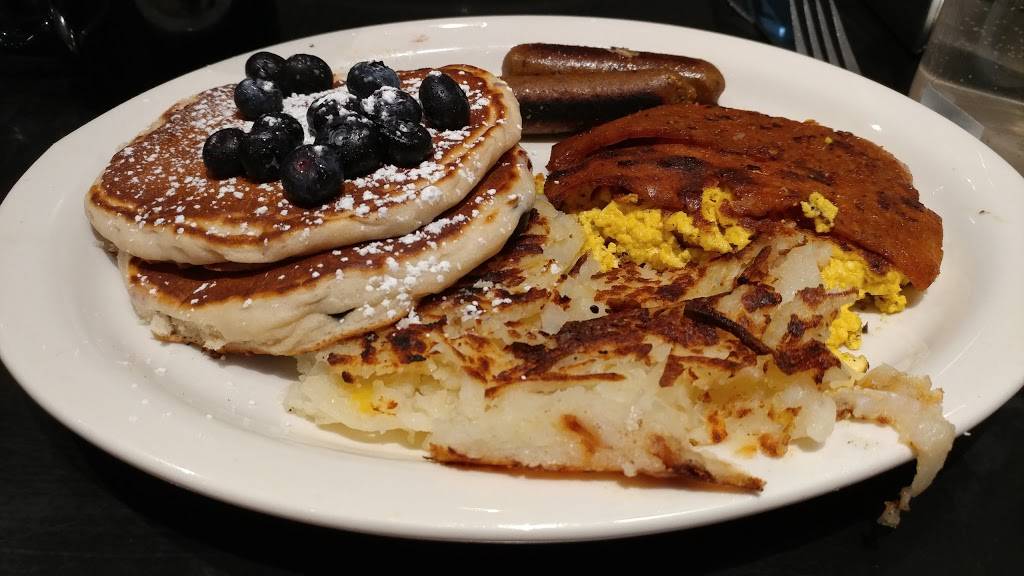 Champs Diner | restaurant | 197 Meserole St, Brooklyn, NY 11206, USA | 7185992743 OR +1 718-599-2743