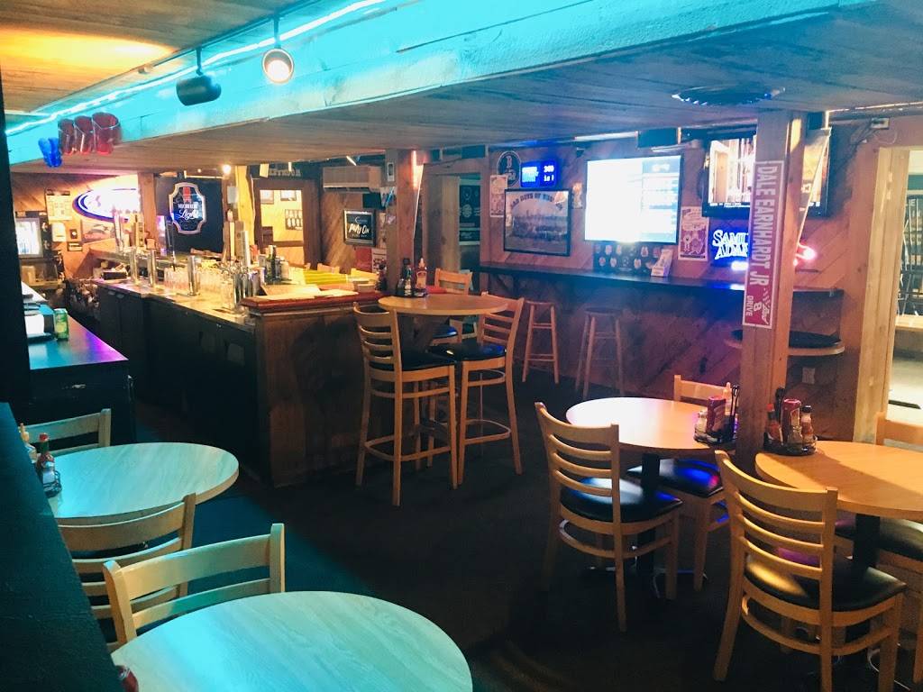 CJs & Brittanys Sports Bar and Restaurant | restaurant | 11 Pollard Rd, Lincoln, NH 03251, USA | 6037454899 OR +1 603-745-4899