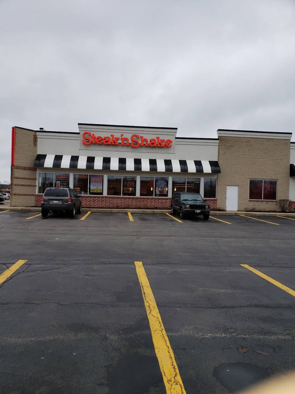 Steak n Shake | restaurant | 630 S Sutton Rd, Streamwood, IL 60107, USA | 6304978109 OR +1 630-497-8109