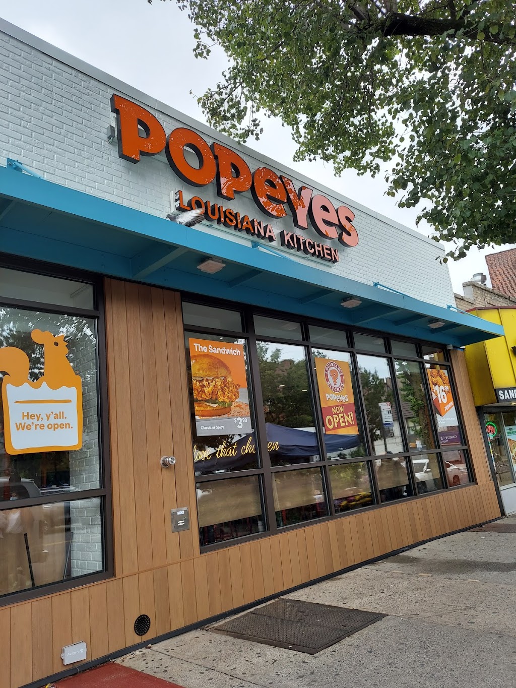 Popeyes | restaurant | 309 E 204th St, Bronx, NY 10467, USA | 3474272180 OR +1 347-427-2180