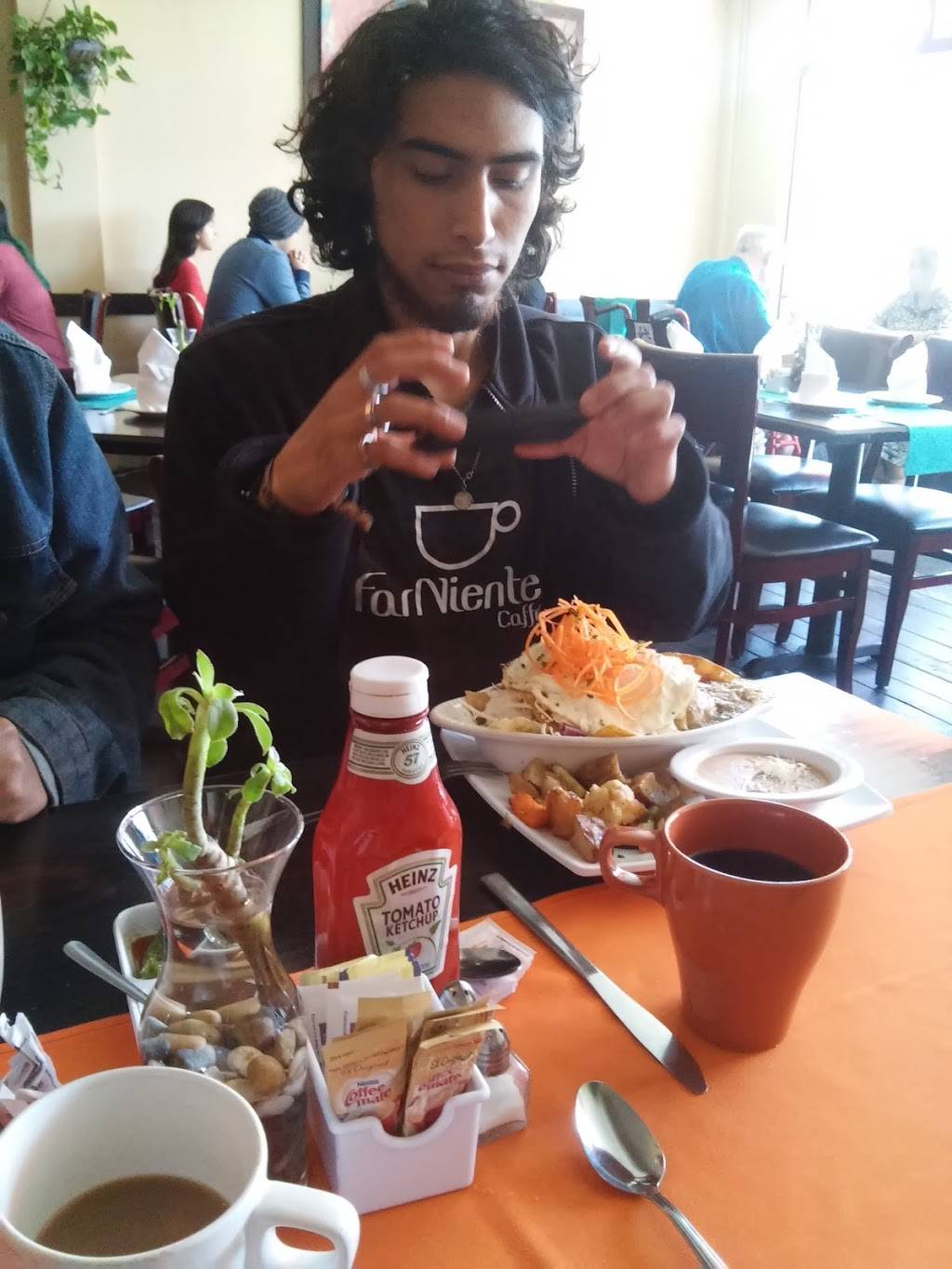 Tortas Ahogadas en Tijuana "El Jalisciense" | restaurant | Paseo Playas de Tijuana 1301, Playas, Jardines Playas de Tijuana, Tijuana, B.C., Mexico | 016646094930 OR +52 664 609 4930