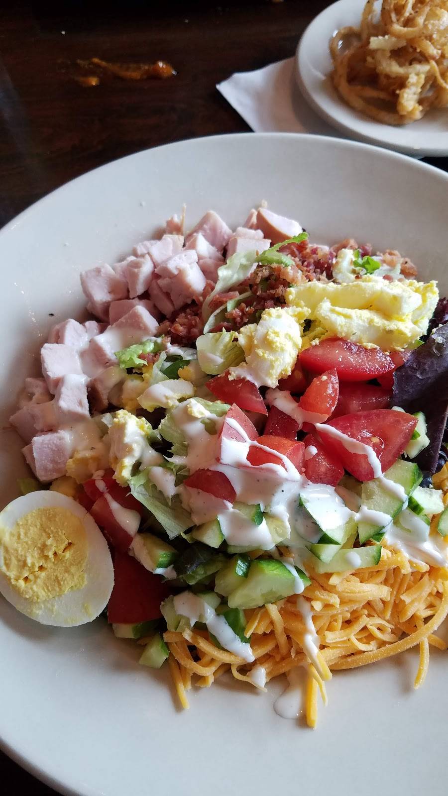 Henrys | restaurant | 2508 Independence Blvd, Wilmington, NC 28412, USA | 9107932929 OR +1 910-793-2929