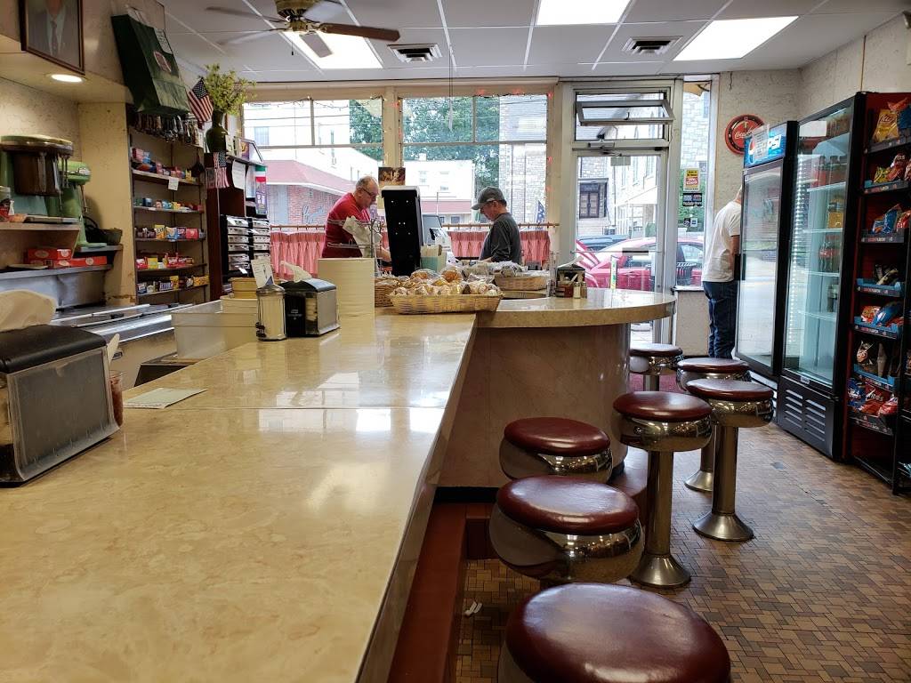 Lous Sandwich Shop | meal takeaway | 414 E Main St, Norristown, PA 19401, USA | 6102795415 OR +1 610-279-5415