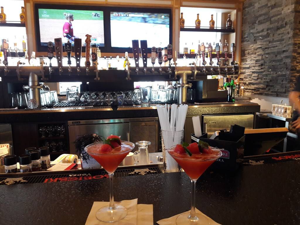 Granite City Food & Brewery | restaurant | 100 Renaissance Center Suite 1101, Detroit, MI 48243, USA | 3133099120 OR +1 313-309-9120