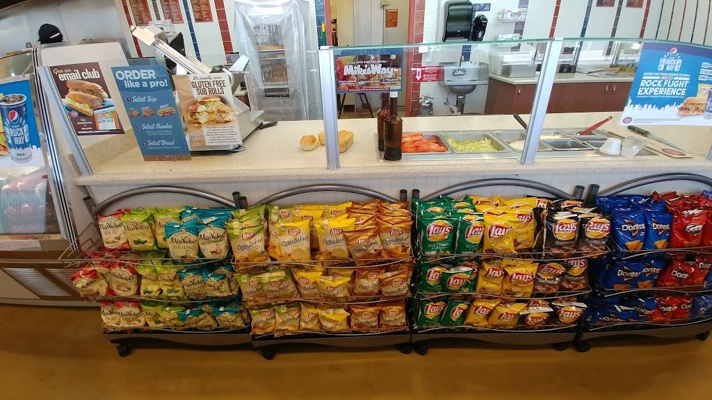 Jersey Mikes Subs | restaurant | 51 E Merrick Rd, Freeport, NY 11520, USA | 5168581111 OR +1 516-858-1111