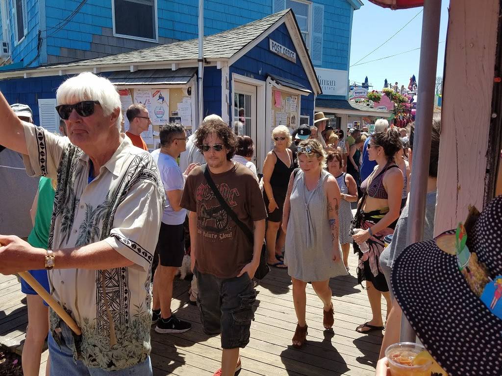 Top of the Bay | restaurant | 159 Dock Walk, Cherry Grove, NY 11782, USA | 6315976028 OR +1 631-597-6028